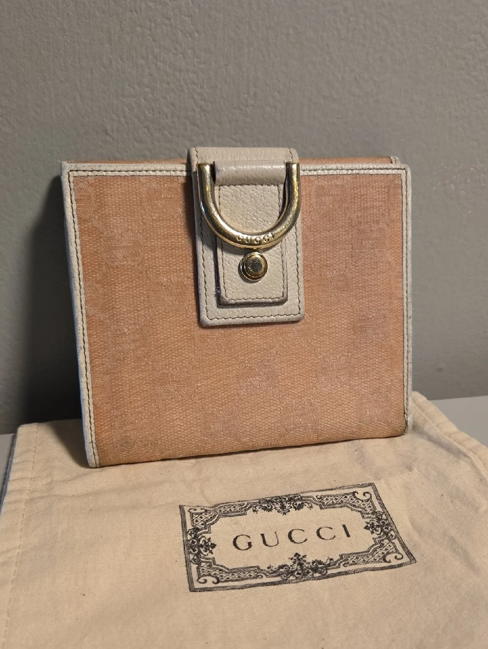 Gucci Pink Canvas Wallet with Cream Trim and Gold D-Ring - Picture 2 of 12